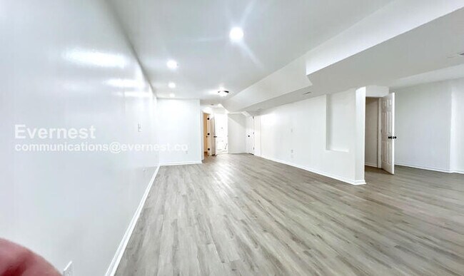 Building Photo - 928 SE 12 Terrace