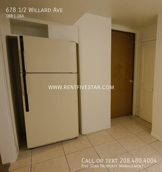 Building Photo - Centrally Located One Bedroom Apartment Av...