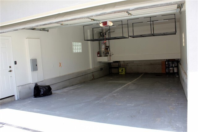 Building Photo - 813 E Bay Ave