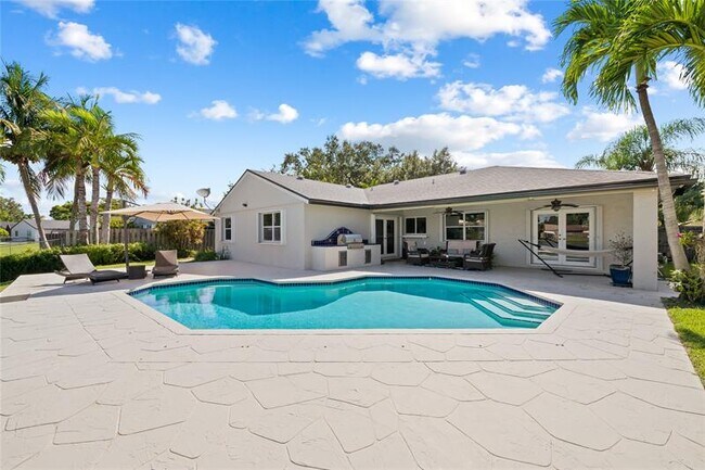 Building Photo - 5031 SW 119th Ave
