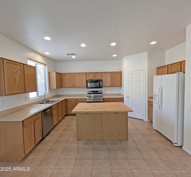 Building Photo - 8984 W Alda Wy