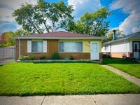Building Photo - 3 Bedroom 1.5 Bathroom-Calumet City