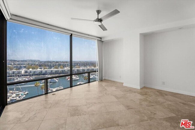 Building Photo - 4314 Marina City Dr