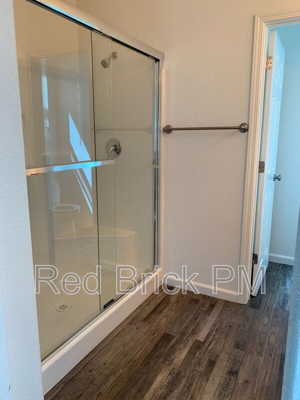 Building Photo - 816 Castellona Dr