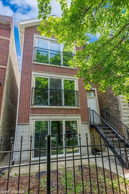 Building Photo - 3341 W Fulton Blvd