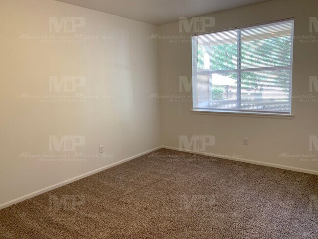 Building Photo - 1977 Grays Peak Dr