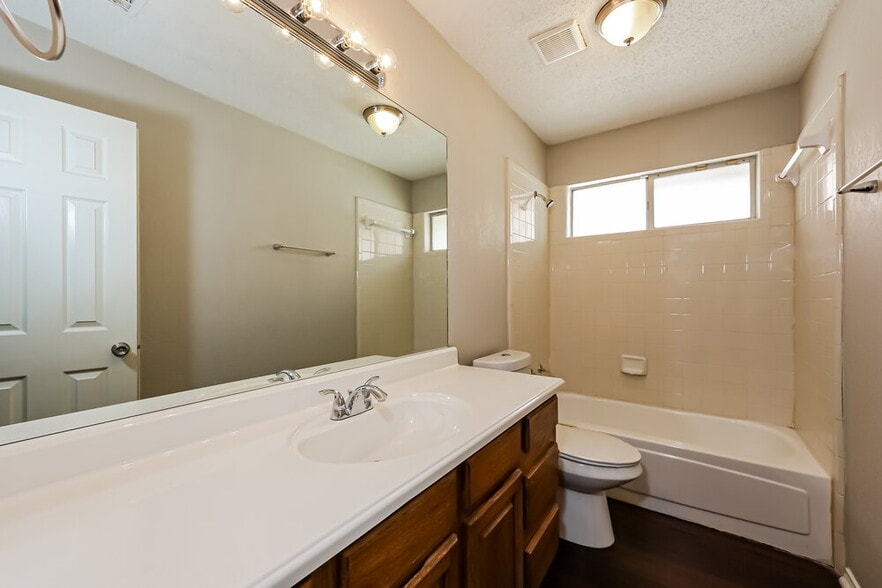 Building Photo - 6312 S Chesterfield Dr