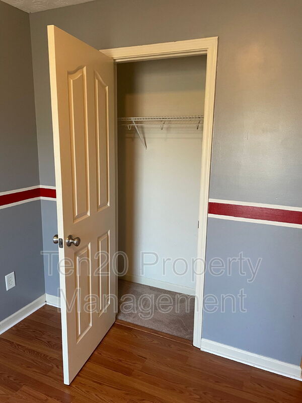 Building Photo - 5715 Boby Dr