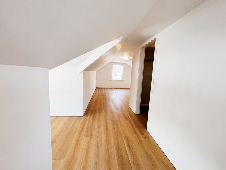 Building Photo - 4530 Wood Ave