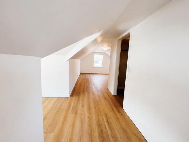 Building Photo - 4530 Wood Ave