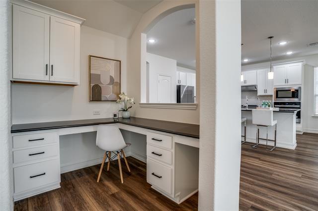 Building Photo - 4116 Adelaide Dr