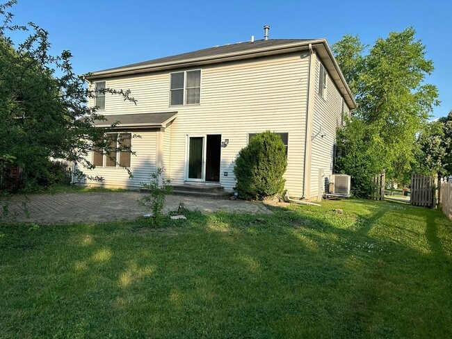 Building Photo - 5490 Fox Path Ln