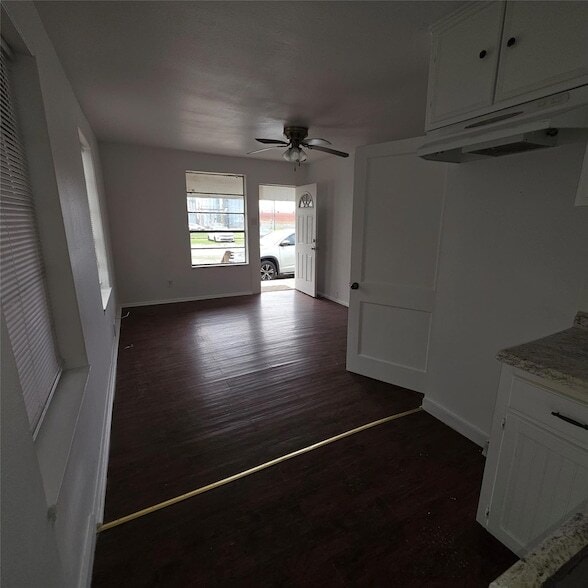 Building Photo - 100 N 1st St