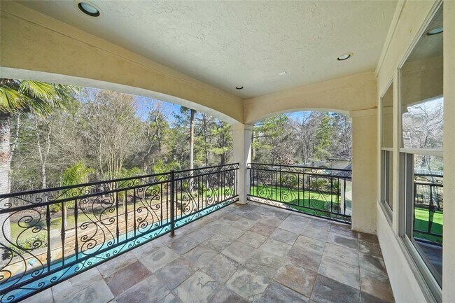 Building Photo - 30 N Palmiera Cir