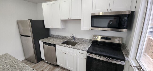 Building Photo - 454 Germantown Pike