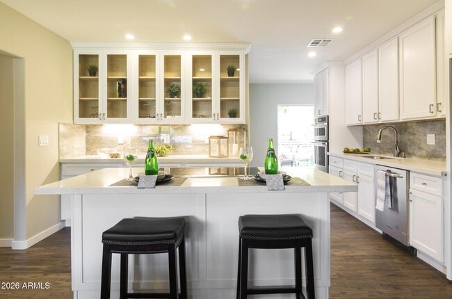 Building Photo - 2026 S El Camino Dr