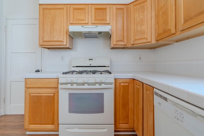 Building Photo - 35 Fairlawn Ave