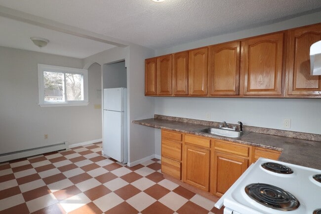 Building Photo - Gorgeous single-family Home