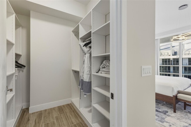 Building Photo - 3100 N Ocean Dr