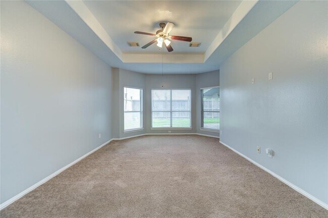 Building Photo - 5002 Laura Lee Ln