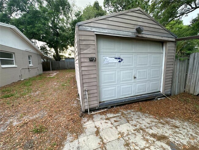 Building Photo - 4421 Gandy Cir