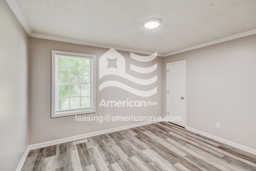 Building Photo - 632 83rd Pl S