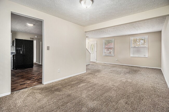 Building Photo - 4 Bedroom 2.5 Bath House