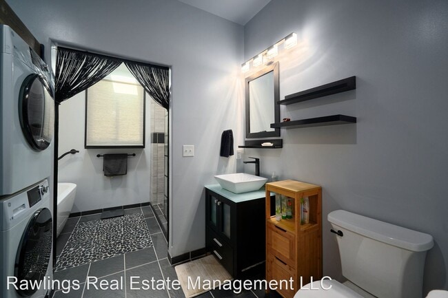 Building Photo - 2 br, 1 bath House - 221 Azalea Road E