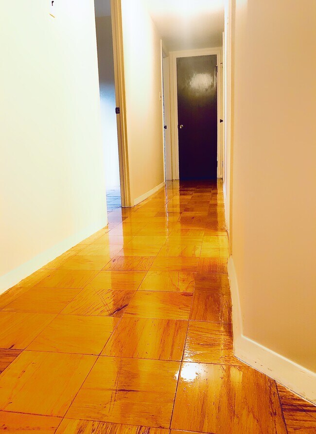 Building Photo - 125 Clubhouse Dr SW