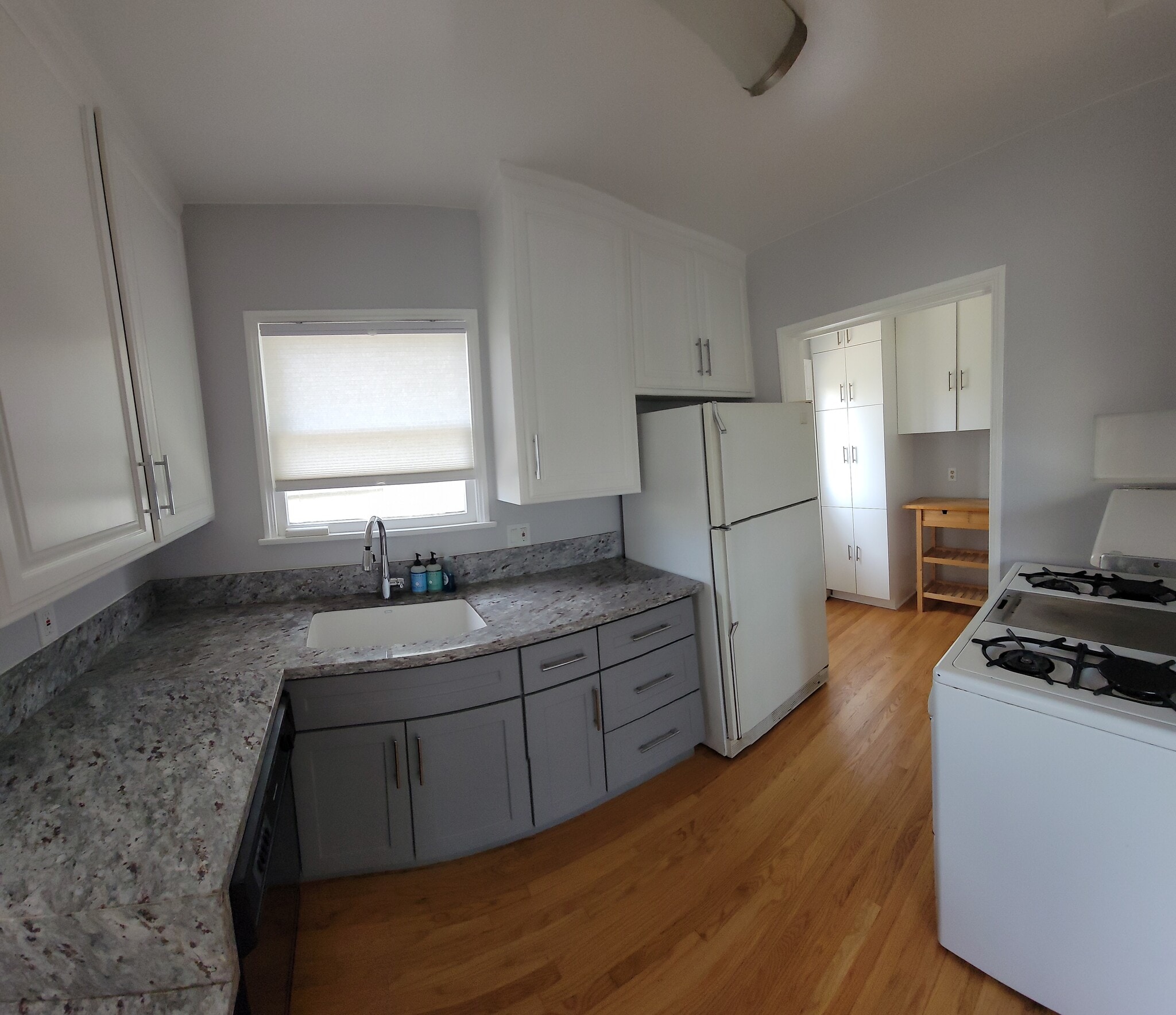 Building Photo - 408 Miramar Dr