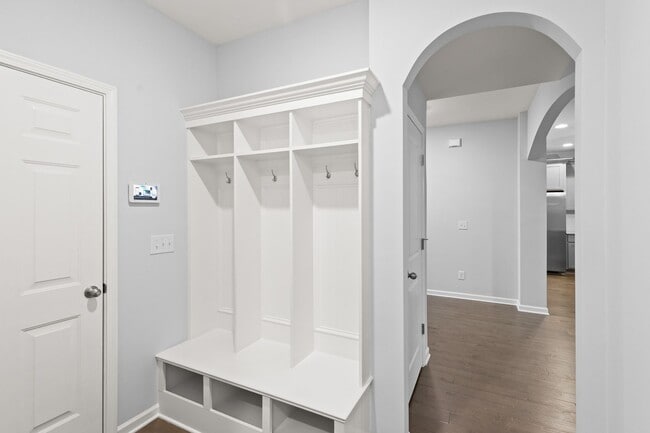 Building Photo - Wyndham Village For Rent!