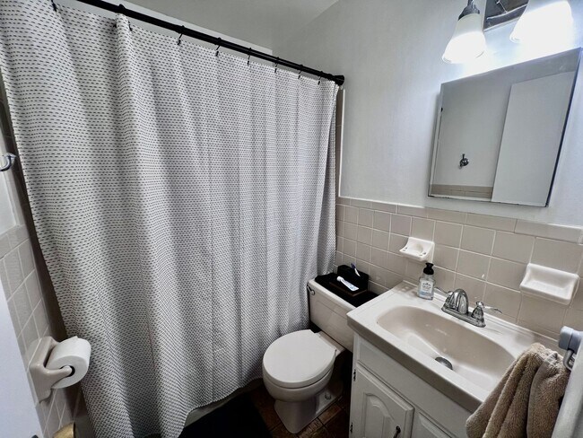 Building Photo - Charming 3 bedroom located in the heart of Chesapeake
