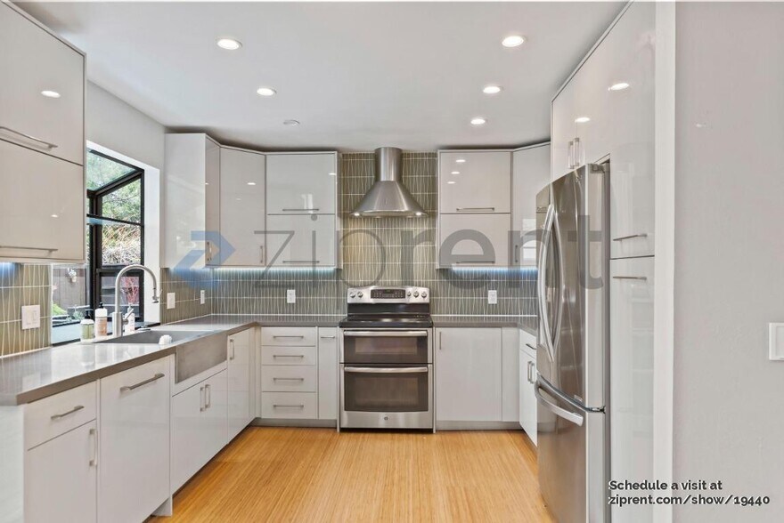 Building Photo - 272 Montebello Ave