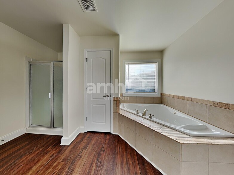 Building Photo - 483 Strawberry Walk