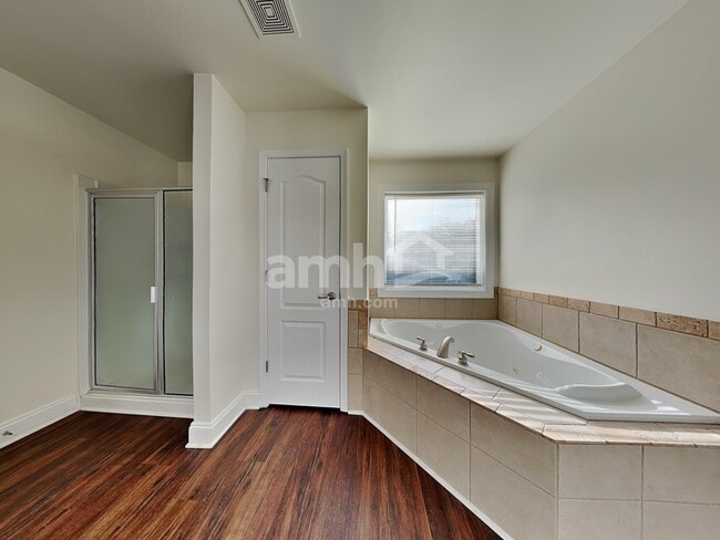 Building Photo - 483 Strawberry Walk