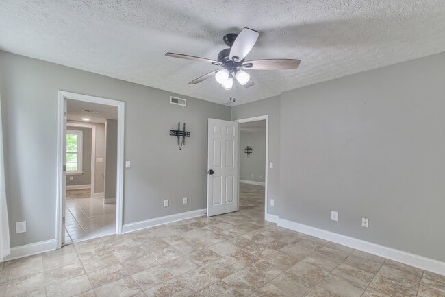 Building Photo - 109 Warren Pl