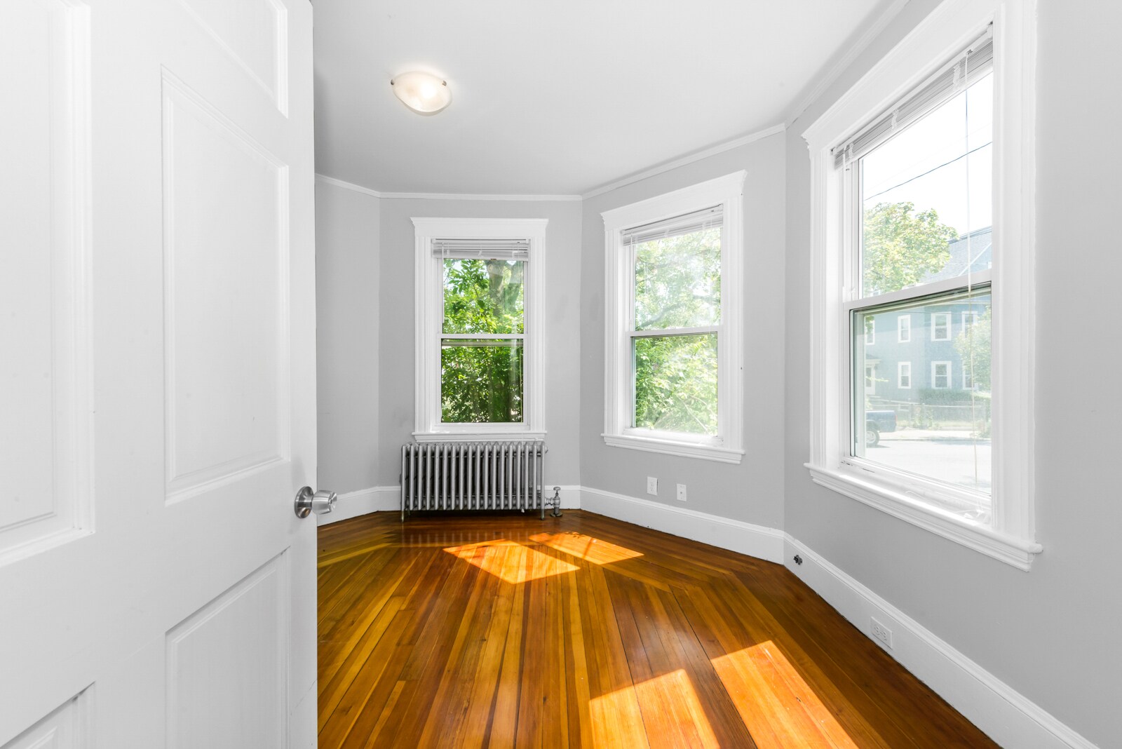 Building Photo - 46 Hobson St