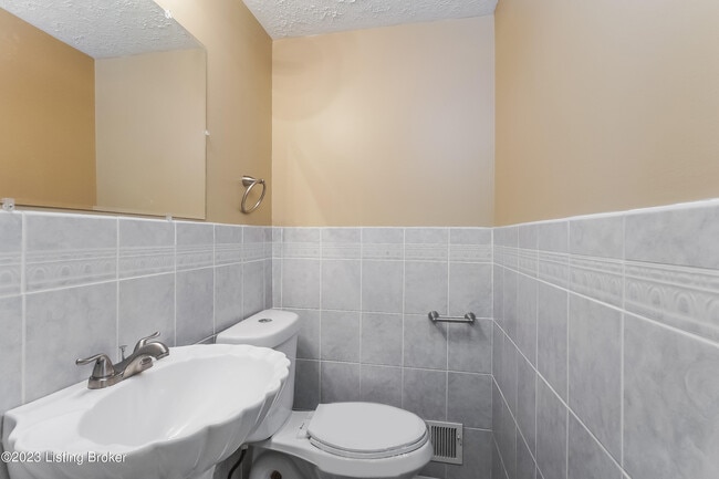 Building Photo - 5902 Stone Bluff Rd