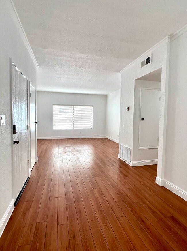 Building Photo - 7632 Topanga Canyon Blvd