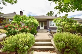 Building Photo - Newly Remodeled 4 Bedroom 2 Bath Home in Salt Lake City!!