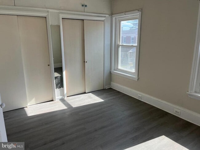 Building Photo - 133 E Nields St