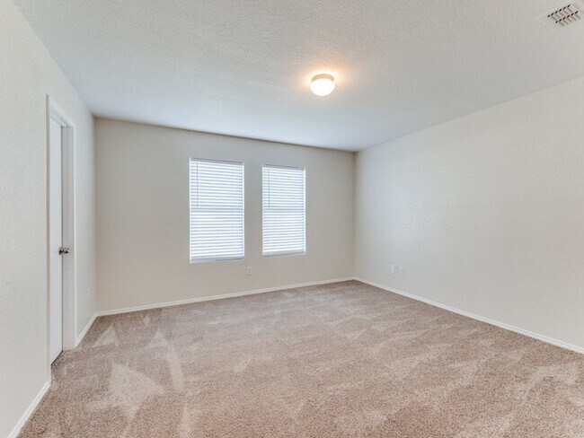 Building Photo - 1609 Castle Ridge Road