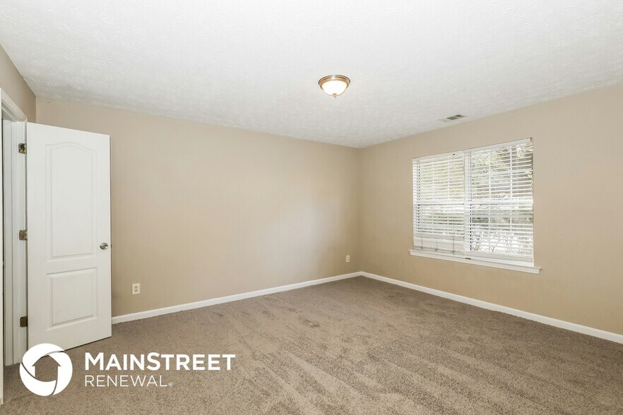 Building Photo - 10576 Day Lily Dr