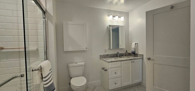 Building Photo - Chestnut Hill Luxury 1-Bed 1-Bath Apartment