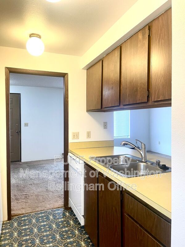 Building Photo - 808 21st St