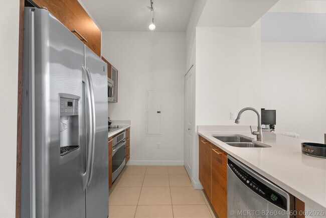 Building Photo - 480 Hibiscus St