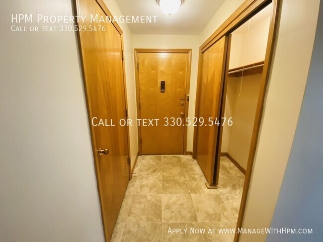 Building Photo - 7165 Starcliff Ave NW