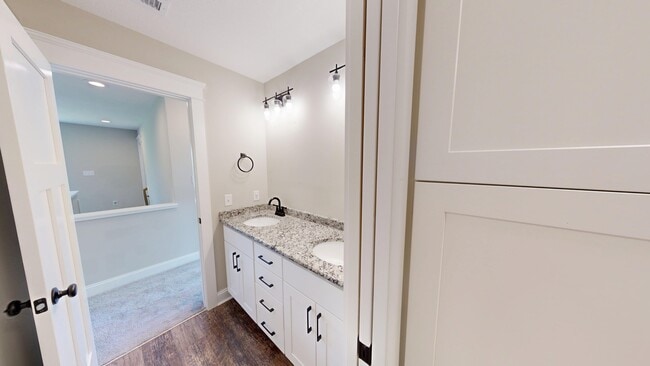 Building Photo - 103 Hillock Dr