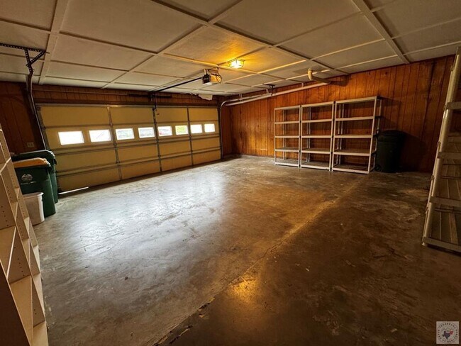 Building Photo - 4/2.5 PG Townhouse Available