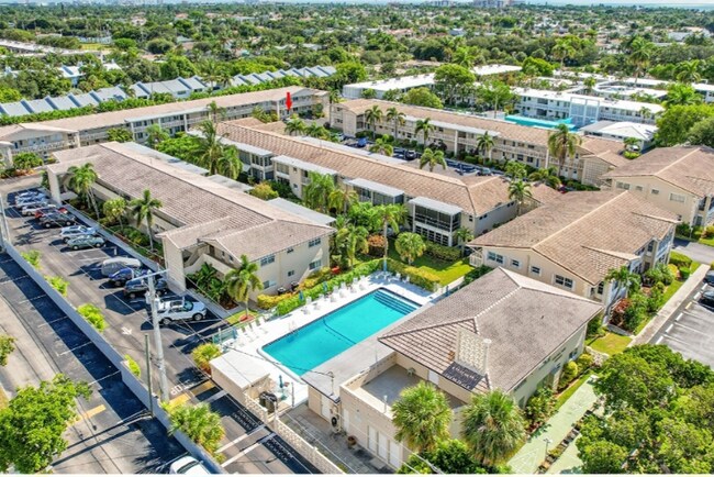 Building Photo - 2115 NE 42nd Ct